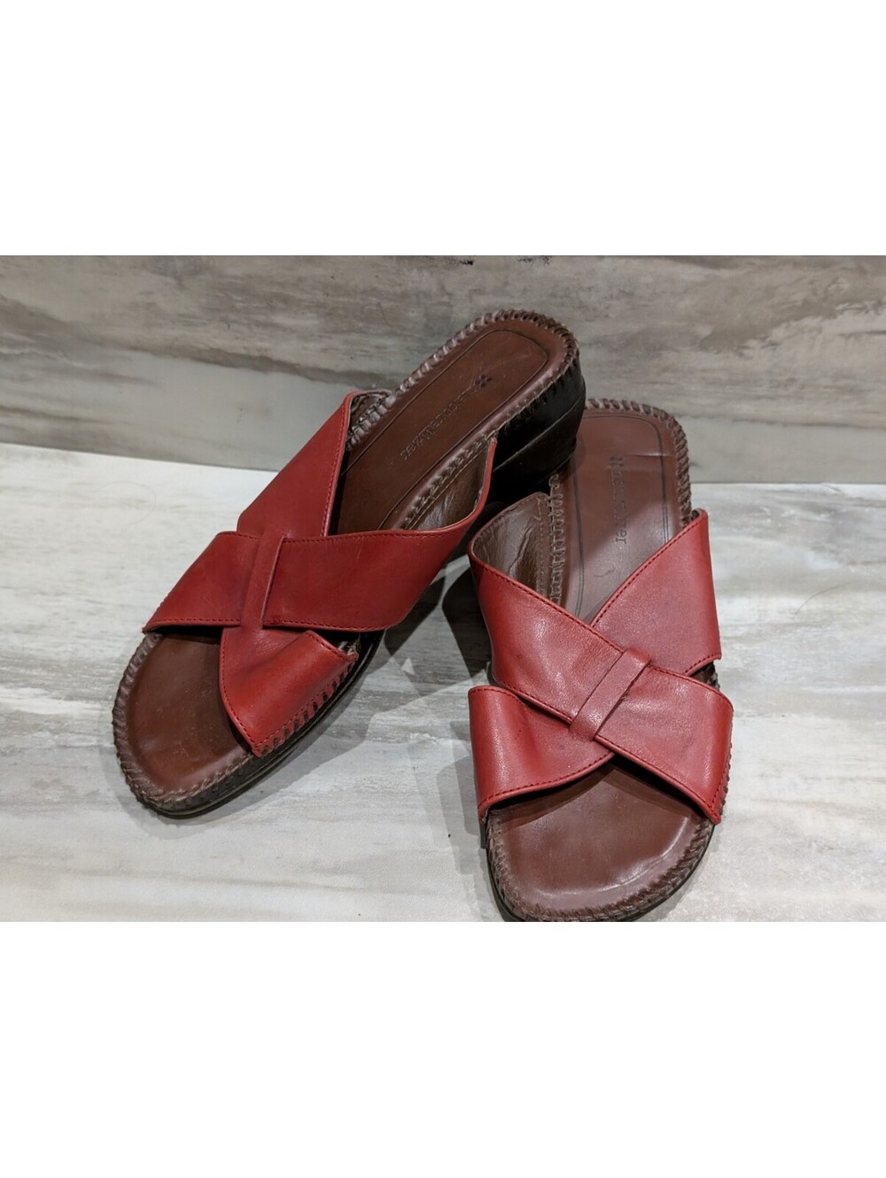 Naturalizer Women's Red Leather Upper Slide Sandals Size 7M